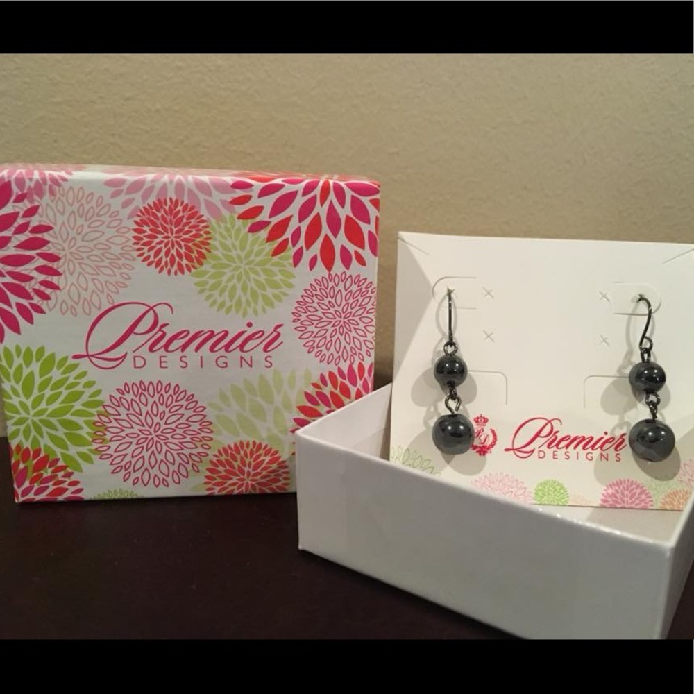 Premier Jewelry earrings (Career Girl)